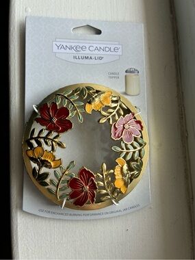 Yankee Candle Gold Floral Illuma-Lid with Red, Yellow & Green Accents